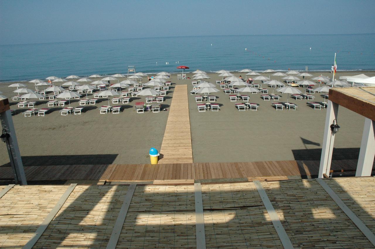 Campeggio Del Forte Marina Di Bibbona Bagian luar foto