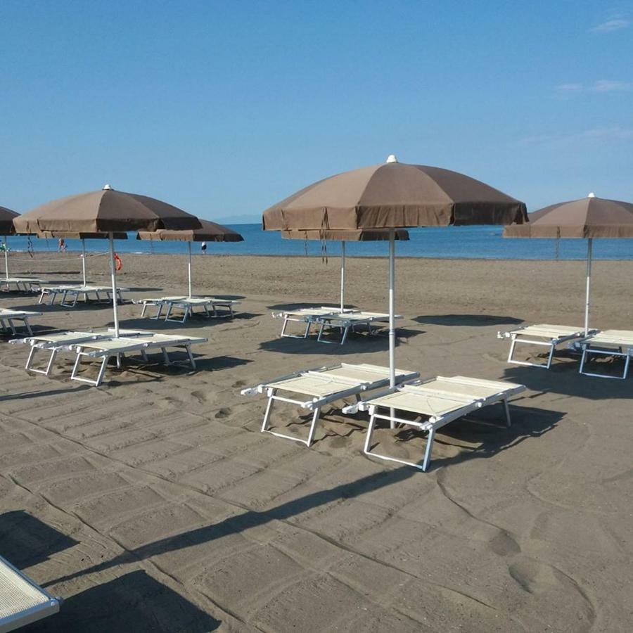 Campeggio Del Forte Marina Di Bibbona Bagian luar foto